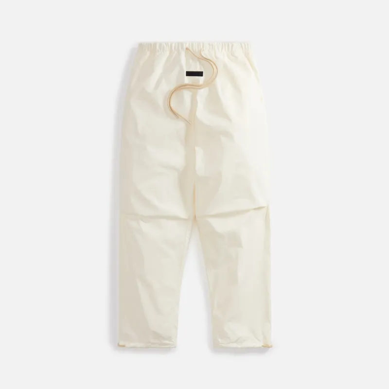 Essentials Relaxed Trouser - Cloud Dancer made by Essentials