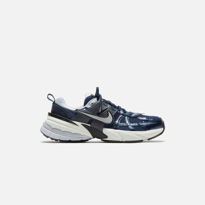 Nike V2K Run - Obsidian / Obsidian / Thunder Blue / Wolf sold by Kith