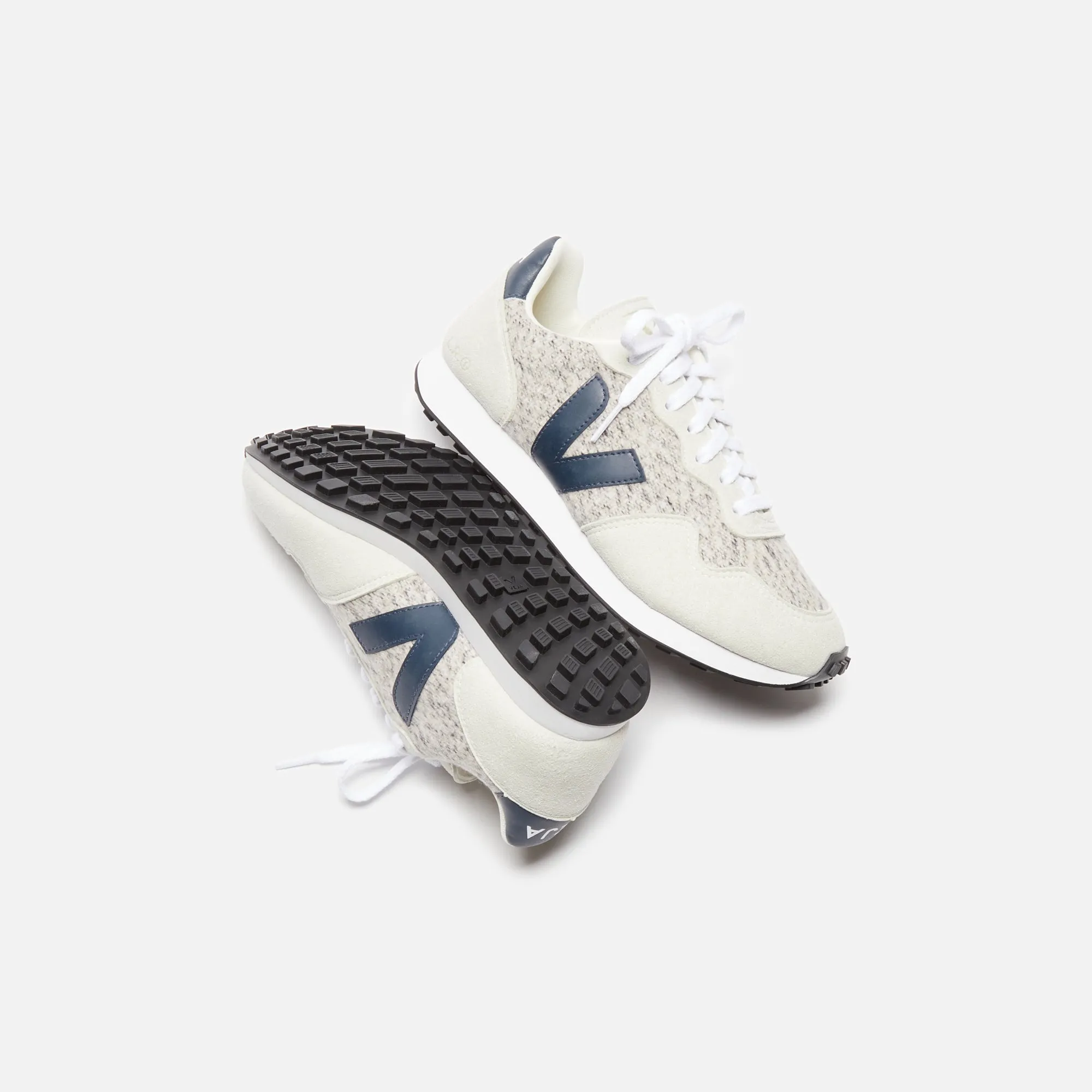 Veja SDU REC - Snow Nautico sold by Kith product image thumbnail 4