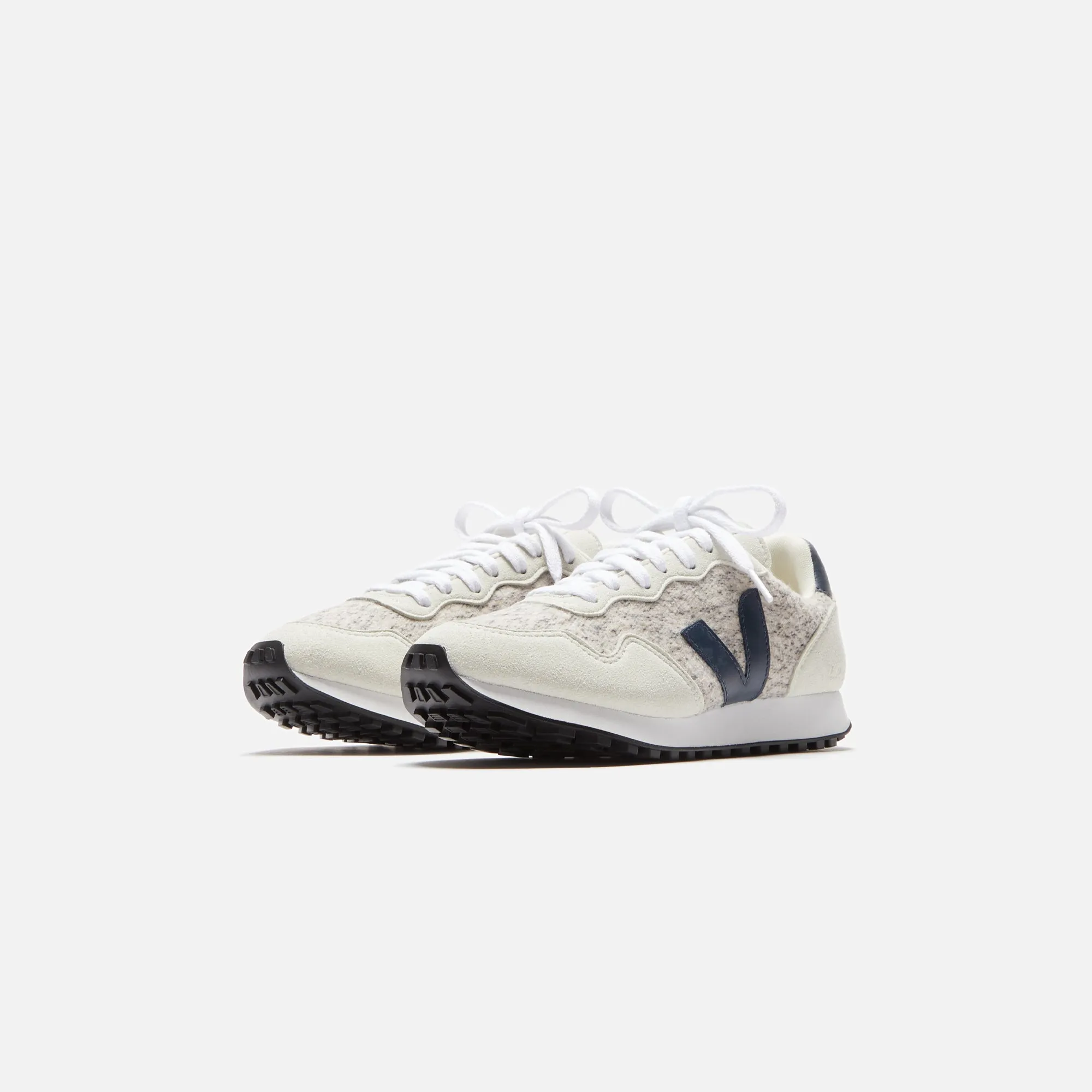 Veja SDU REC - Snow Nautico sold by Kith product image thumbnail 2