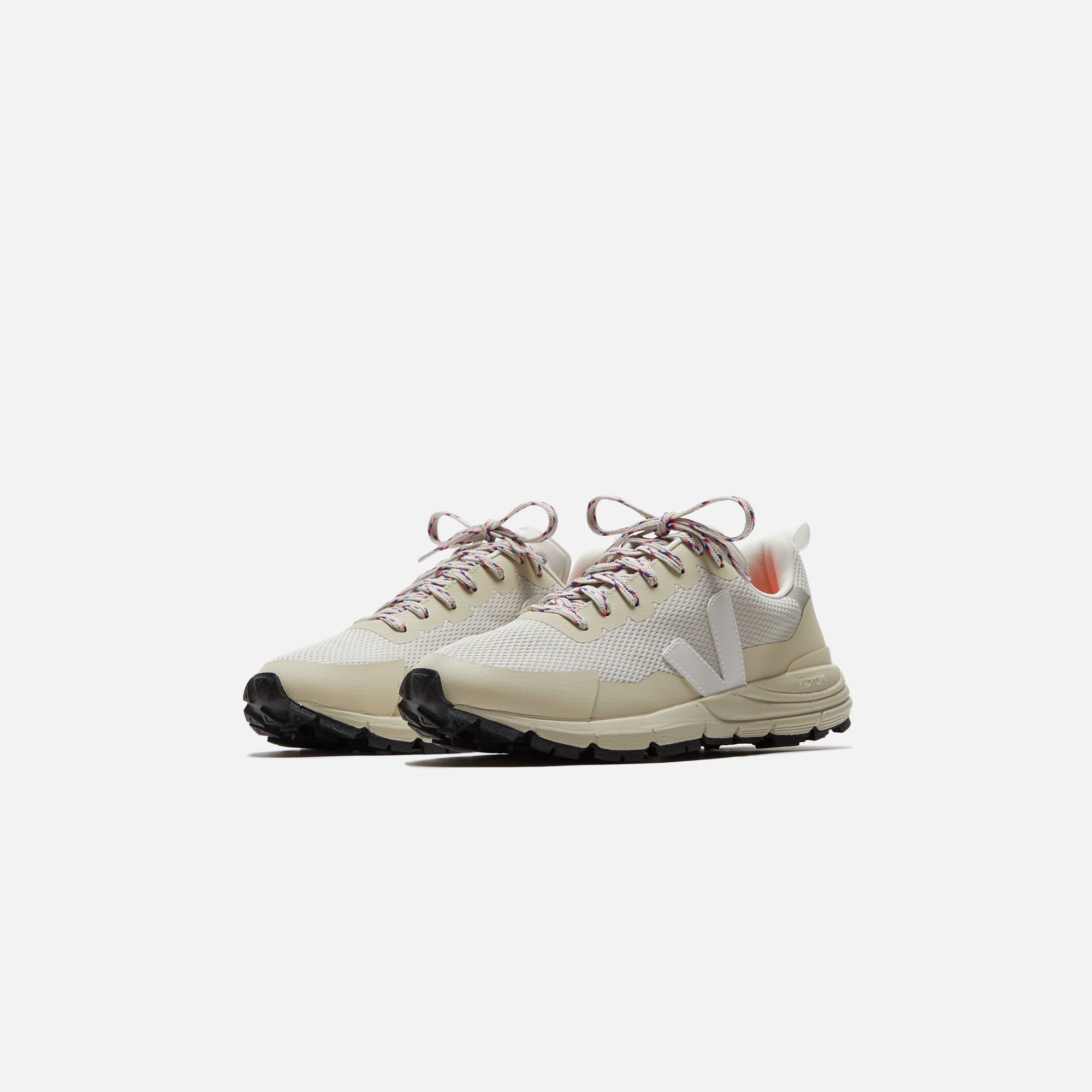 Veja Dekkan Alveomesh - Natural White sold by Kith product image thumbnail 2