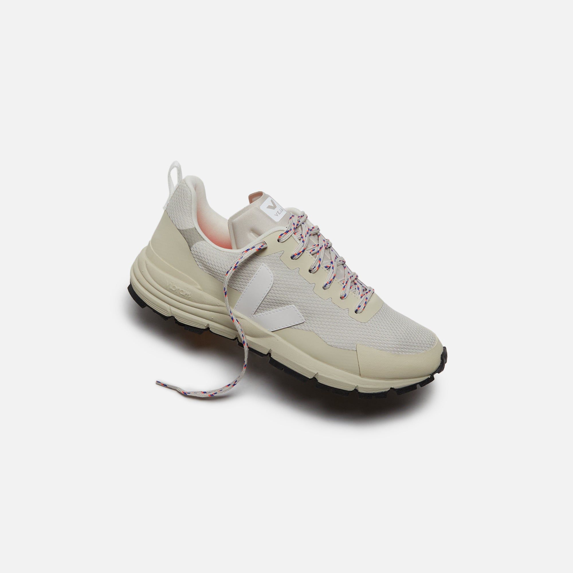Veja Dekkan Alveomesh - Natural White sold by Kith product image thumbnail 4