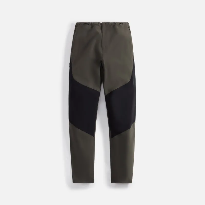 パンツ ARC'TERYX SYSTEM_A Paltz Cargo Pants s-l400.jpg