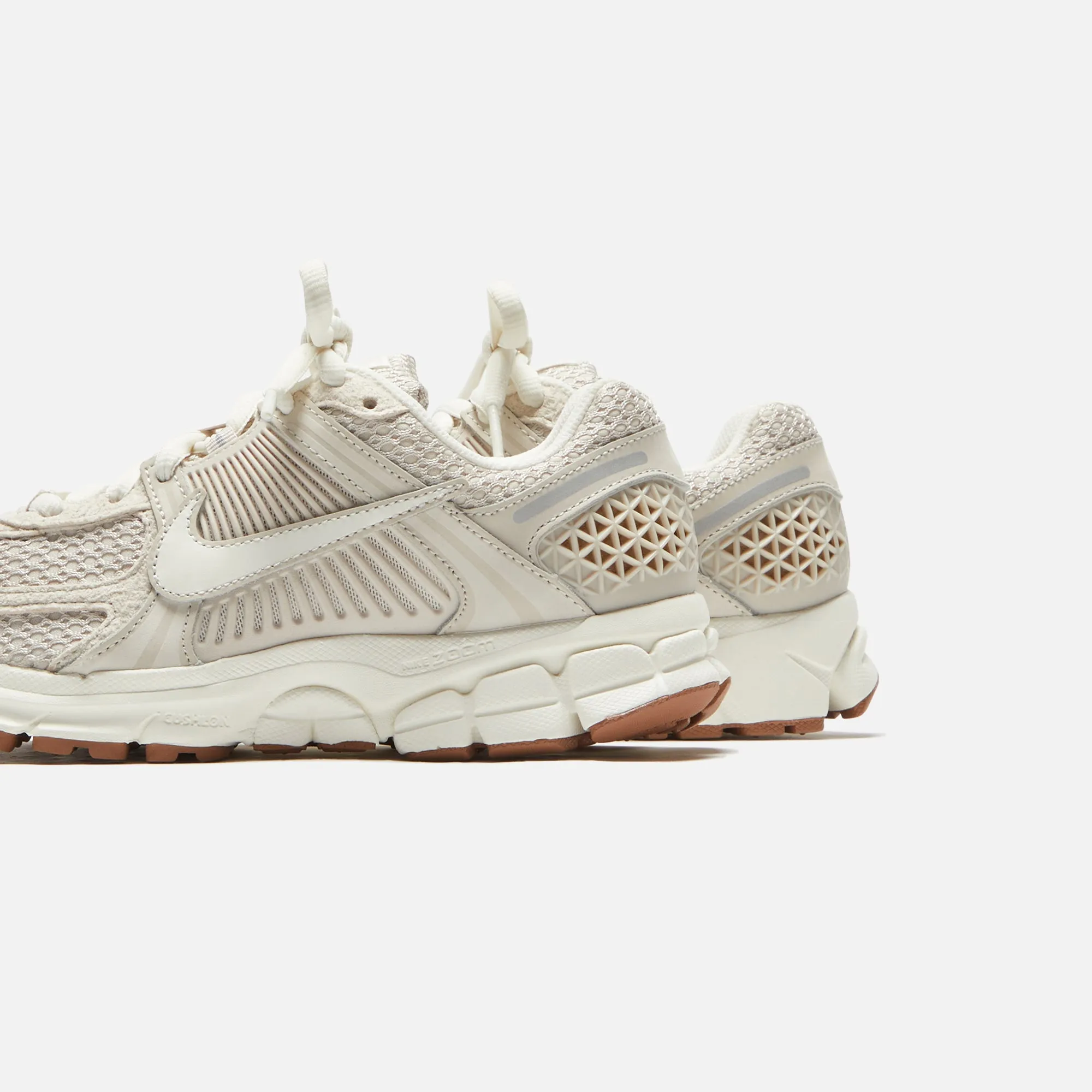 Nike WMNS Zoom Vomero 5 - Light Orewood Brown / Sail / Metallic Silver / Gum Medium Brown sold by Kith product image thumbnail 3