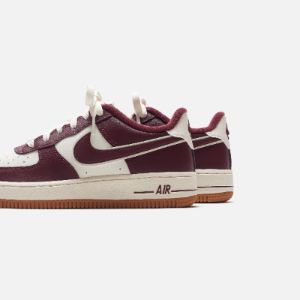 Nike Grade School Air Force 1 LV8 2 - Summit White / University Red sold by Kith