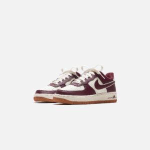 Nike Grade School Air Force 1 LV8 2 - Summit White / University Red sold by Kith