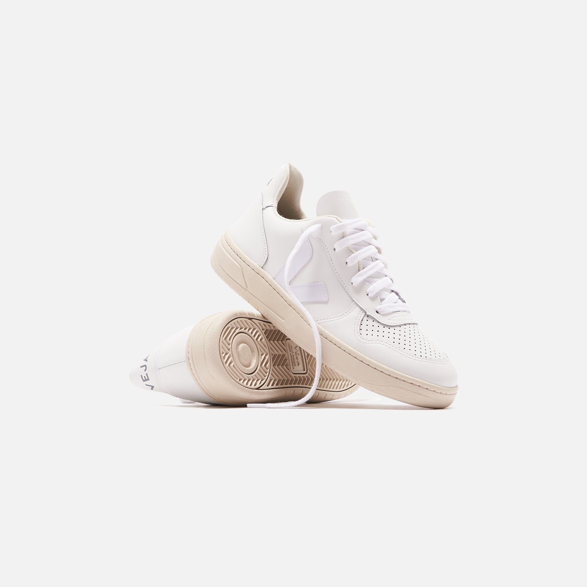 Veja V10 Low - White sold by Kith product image thumbnail 2