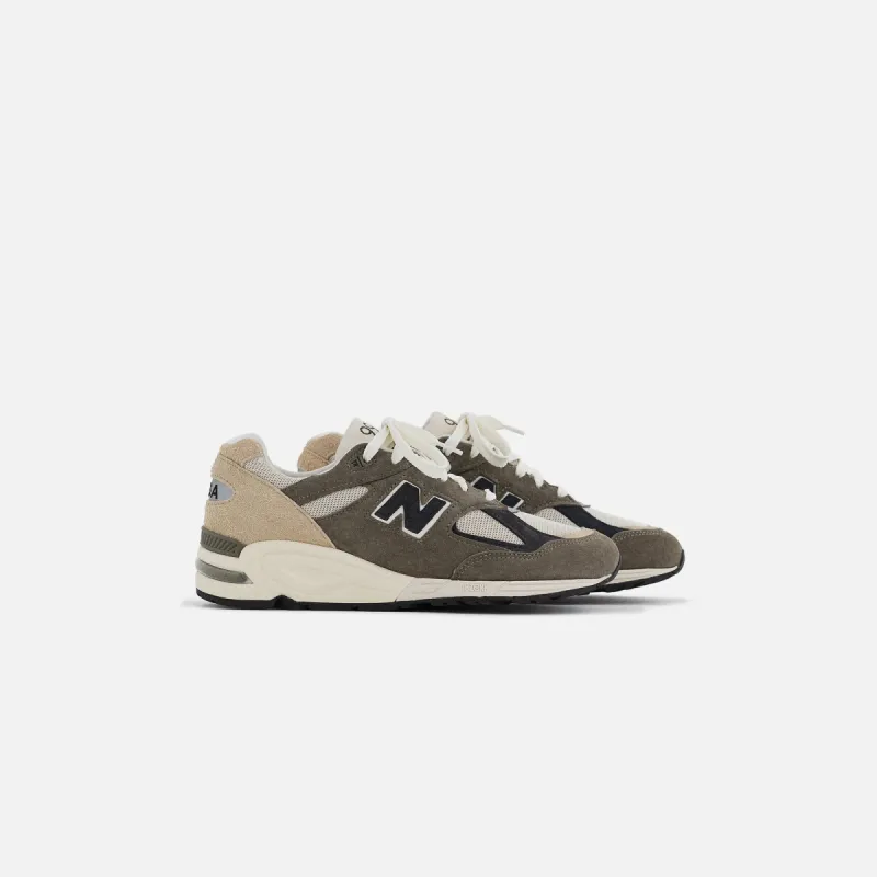 New Balance Made in US 990 V2 - Grey / Tan sold by Kith
