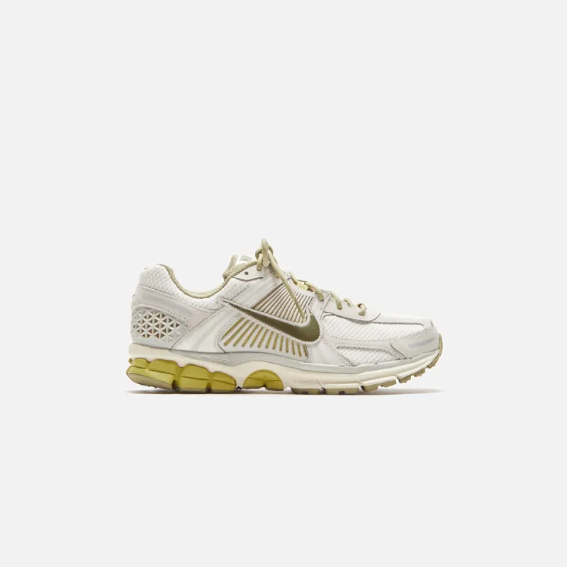 Nike Zoom Vomero 5 - Light Bone / Medium Olive / Neutral Olive sold by Kith