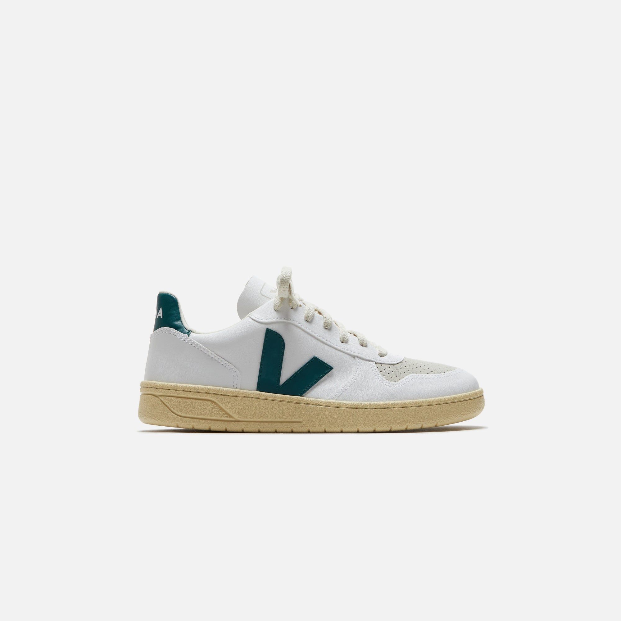 Veja V-10 C.W.L. - White Brittany sold by Kith