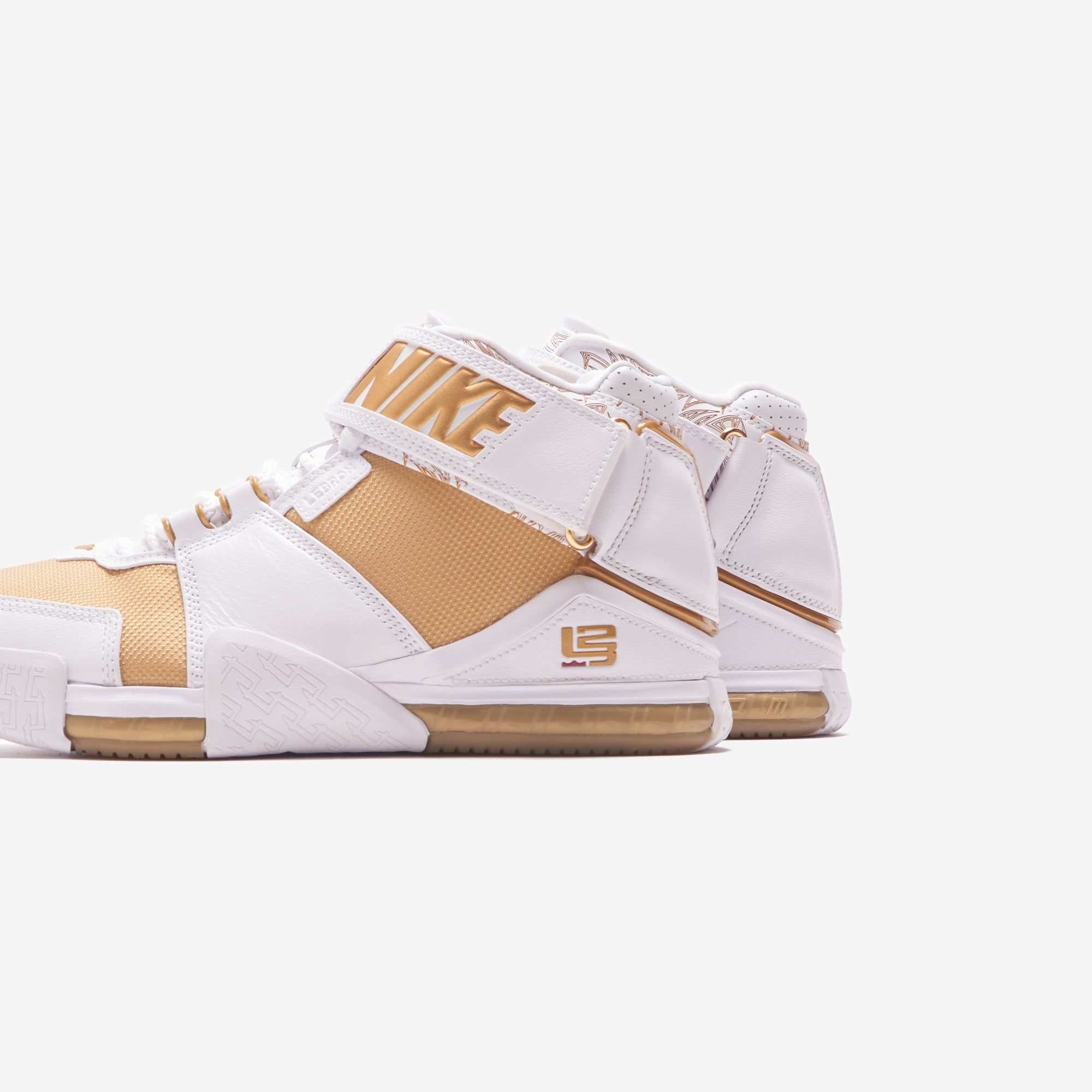 Nike Zoom Lebron II - White / Metallic Gold / Varsity Crimson sold by Kith product image thumbnail 3