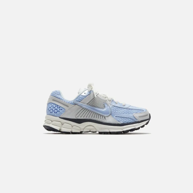 Nike WMNS Zoom Vomero 5 ICEB - Photon Dust / Royal Tint / Gridiron / Sail sold by Kith