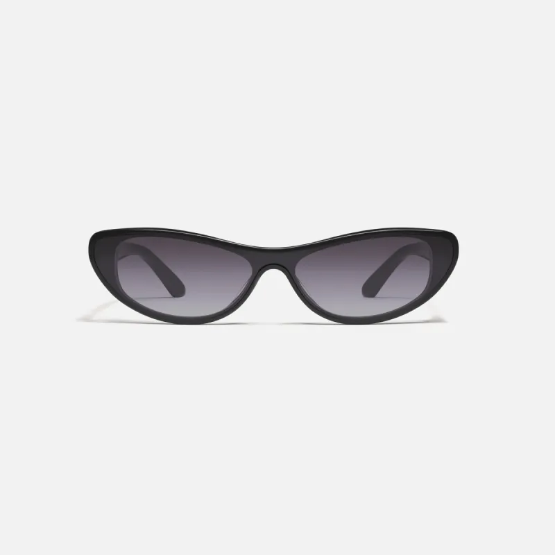 Quay for Guizio 37MM Slate Cat Eye - Black / Smoke sold by Kith