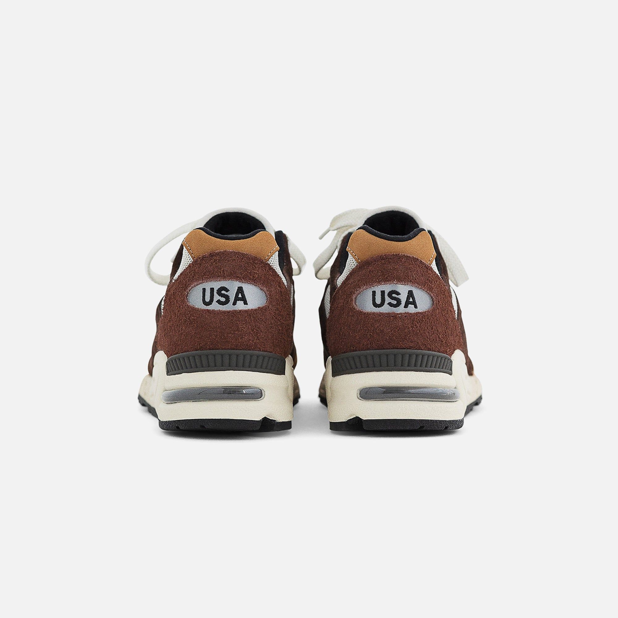 New Balance Made in US 990 V2 - Black / Tan sold by Kith product image thumbnail 4