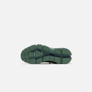 On Running WMNS Cloudwander Waterproof - Doe / Ivy sold by Kith