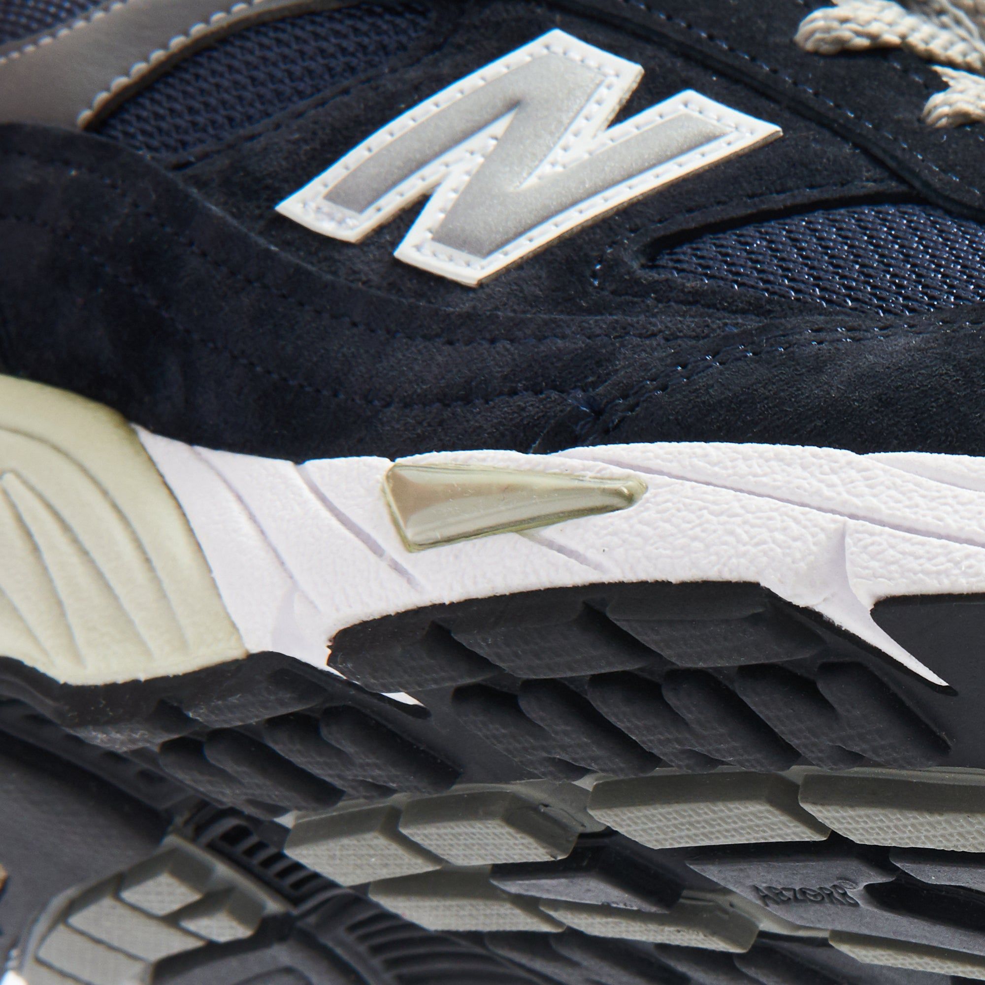 New Balance Made in UK 991 - Navy / White sold by Kith product image thumbnail 4
