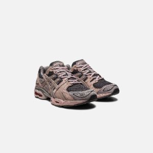 Asics Gel-Nimbus 9 - Obsidian Grey / Moonrock sold by Kith
