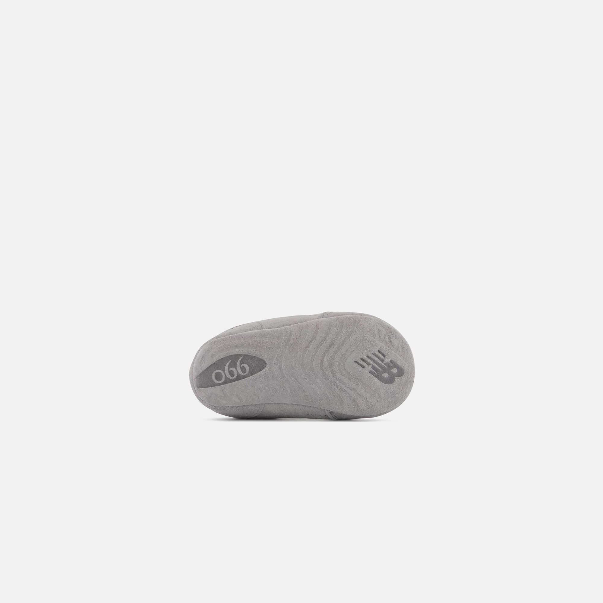 New Balance Crib Made in US 990v6 - Grey sold by Kith product image thumbnail 3