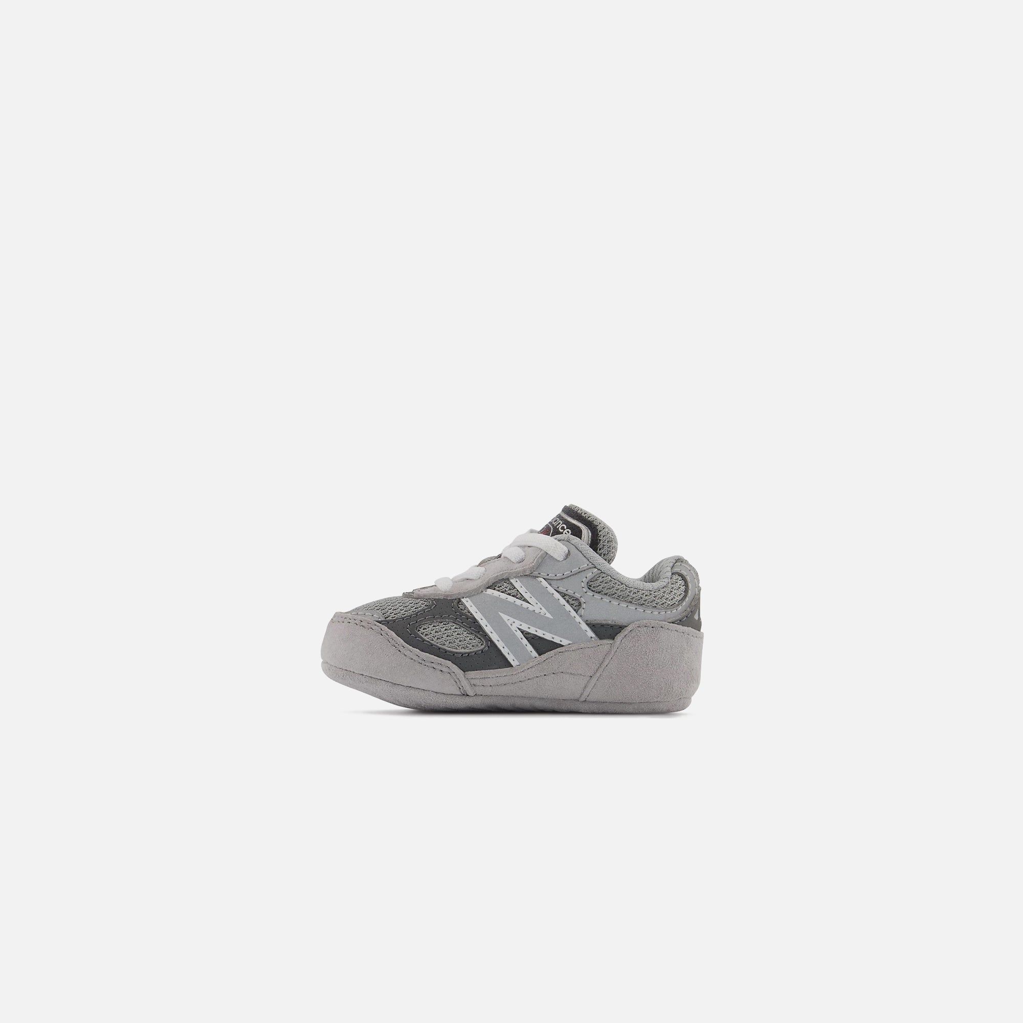 New Balance Crib Made in US 990v6 - Grey sold by Kith product image thumbnail 2