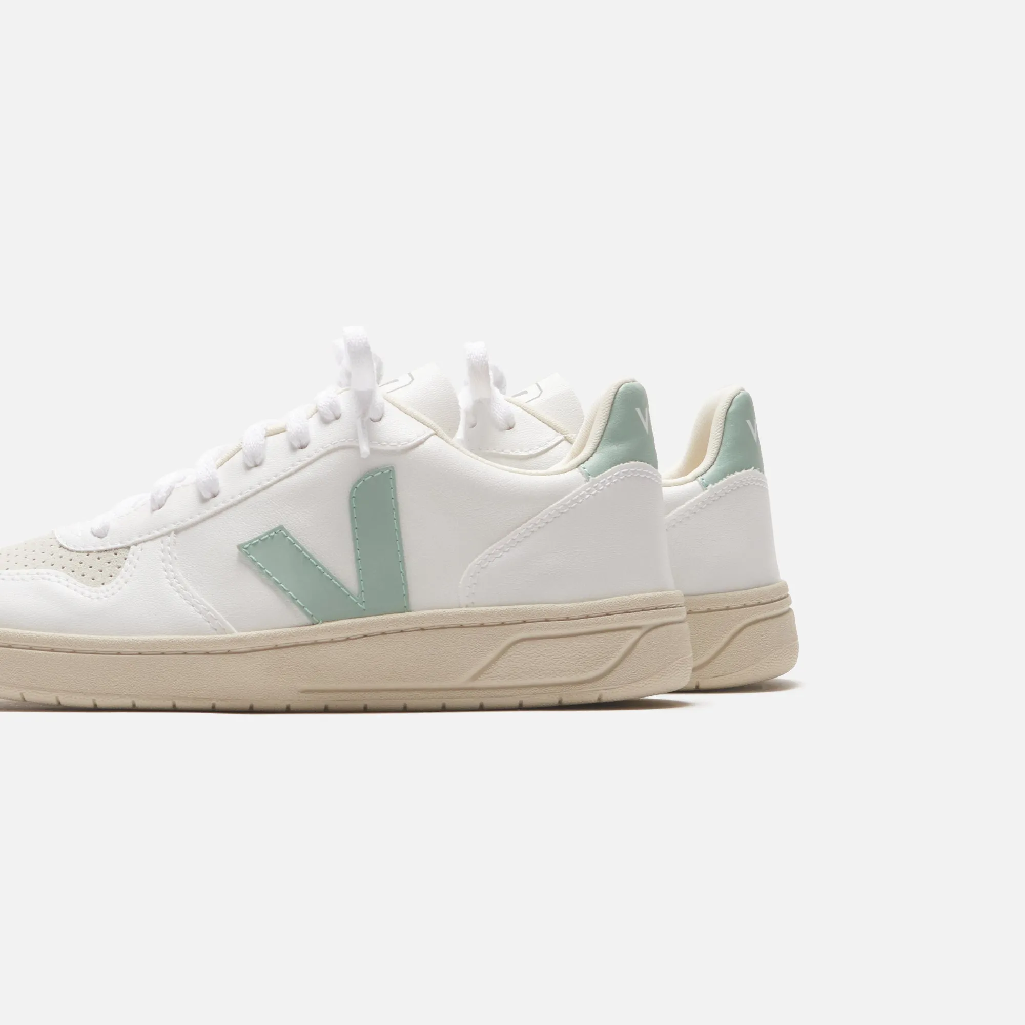 Veja V10 White Matcha - White sold by Kith product image thumbnail 3
