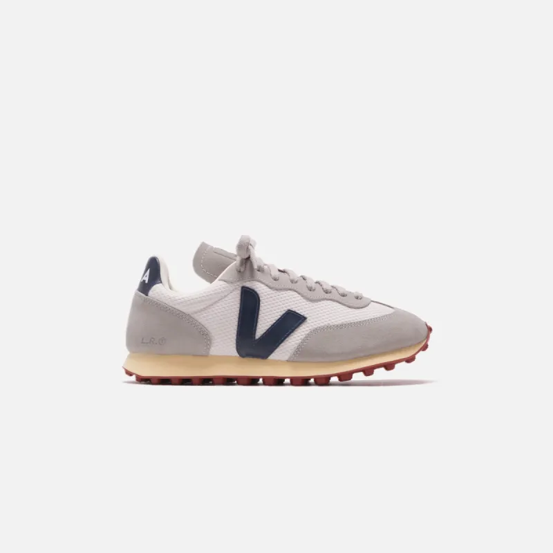 Veja Wmns Rio Branco Alveomesh - Gravel / Nautico sold by Kith