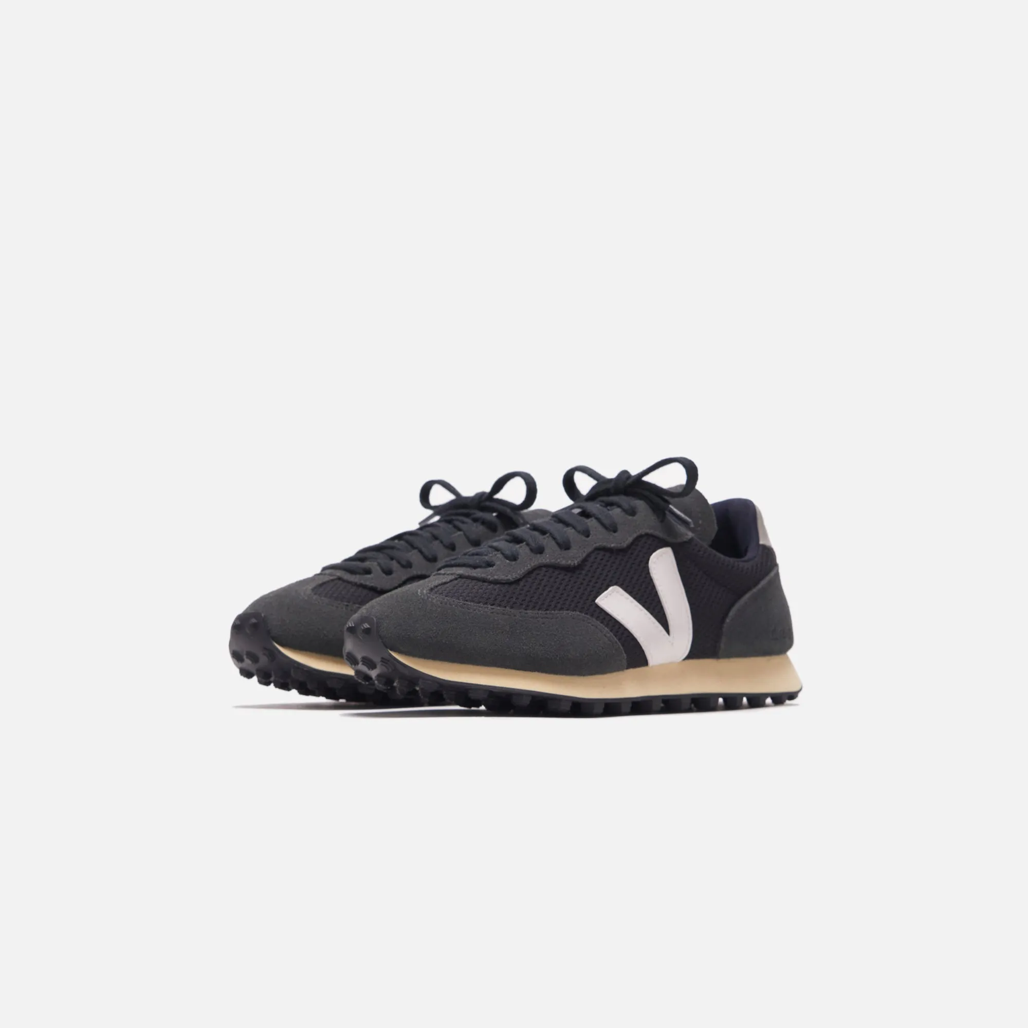 Veja Wmns Rio Alveomesh Branco - Black / White Oxford / Grey sold by Kith product image thumbnail 2