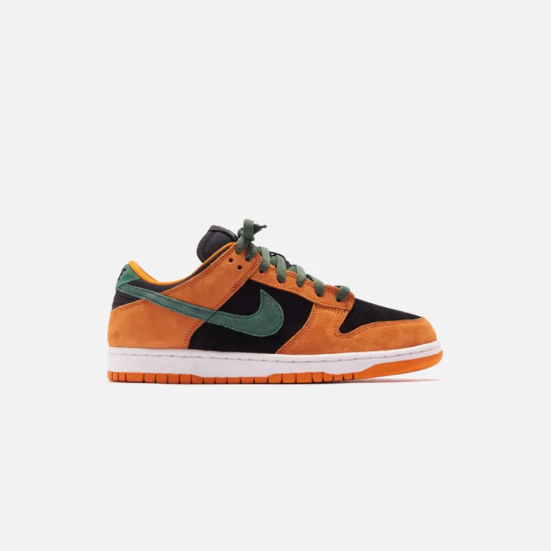 Nike Dunk Low SP - Black / Nori / Ceramic sold by Kith