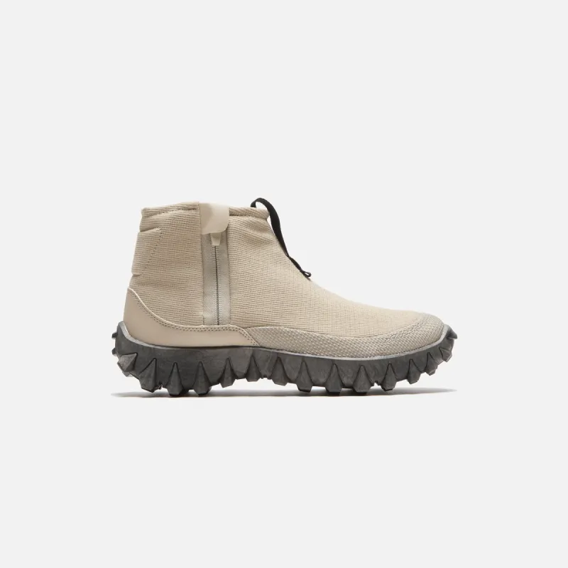 Salomon Snowclog - Feather Gray / Feather Gray / Black sold by Kith