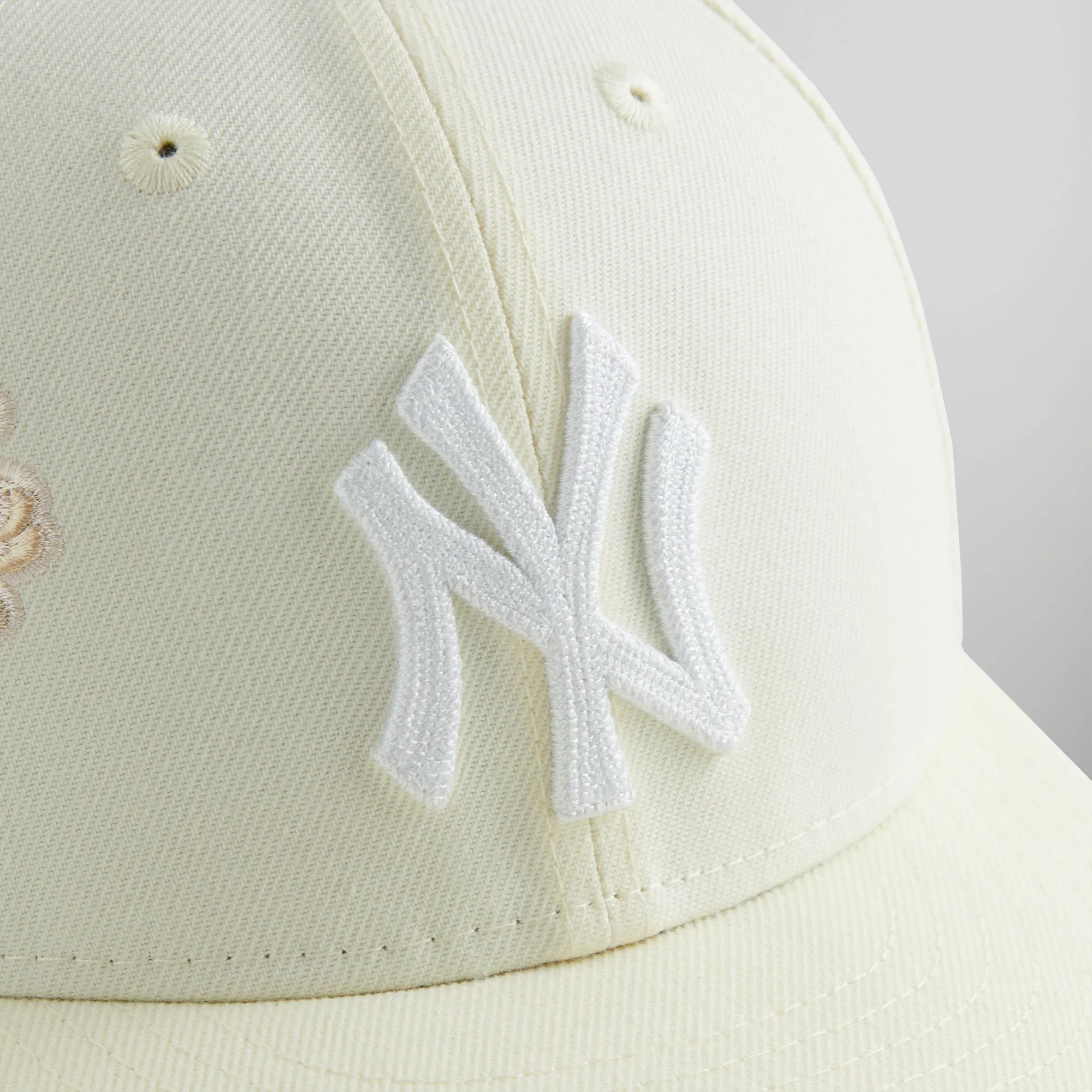 Kith & New Era for the New York Yankees Paisley 59FIFTY Low Profile - Sandrift sold by Kith product image thumbnail 4