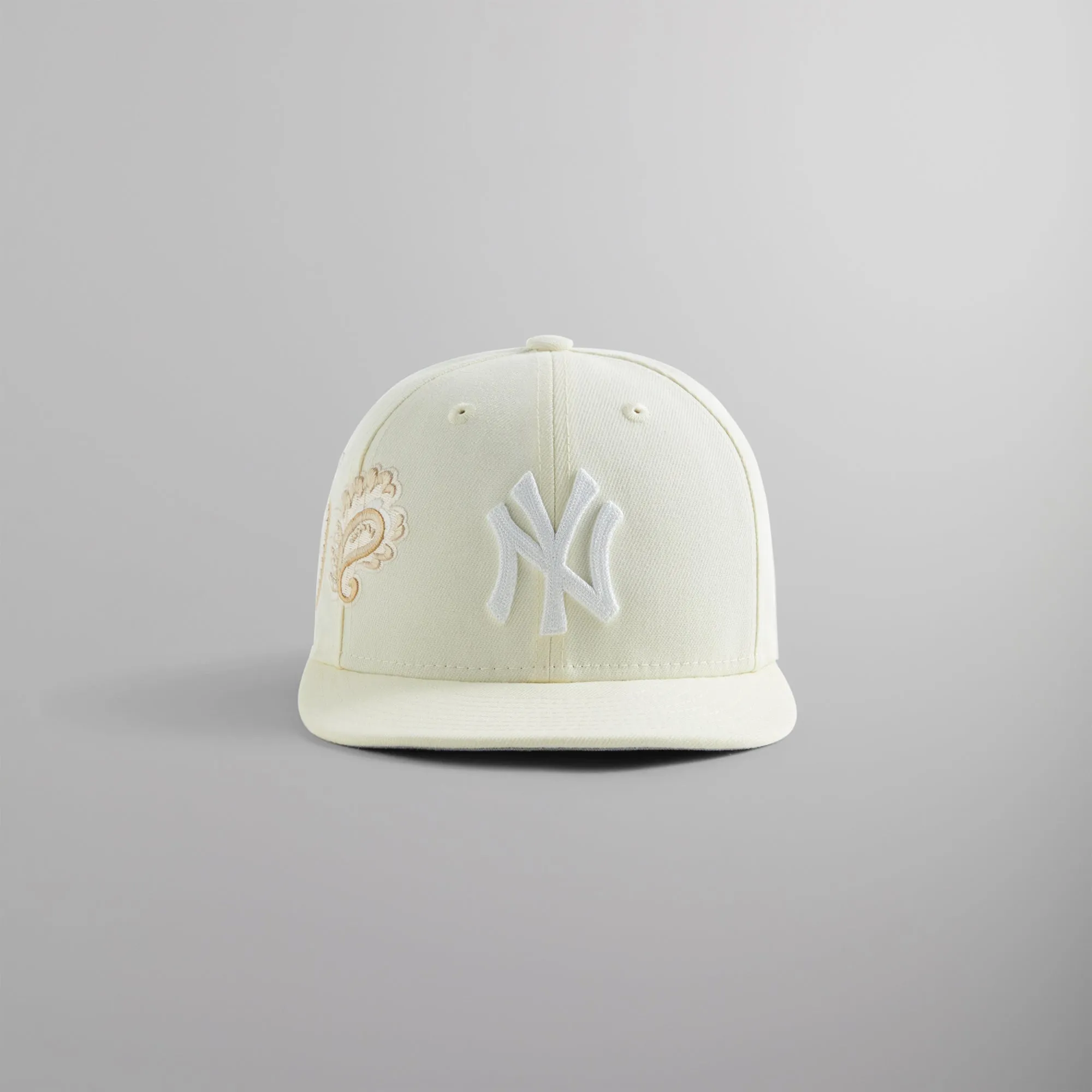 Kith & New Era for the New York Yankees Paisley 59FIFTY Low Profile - Sandrift sold by Kith