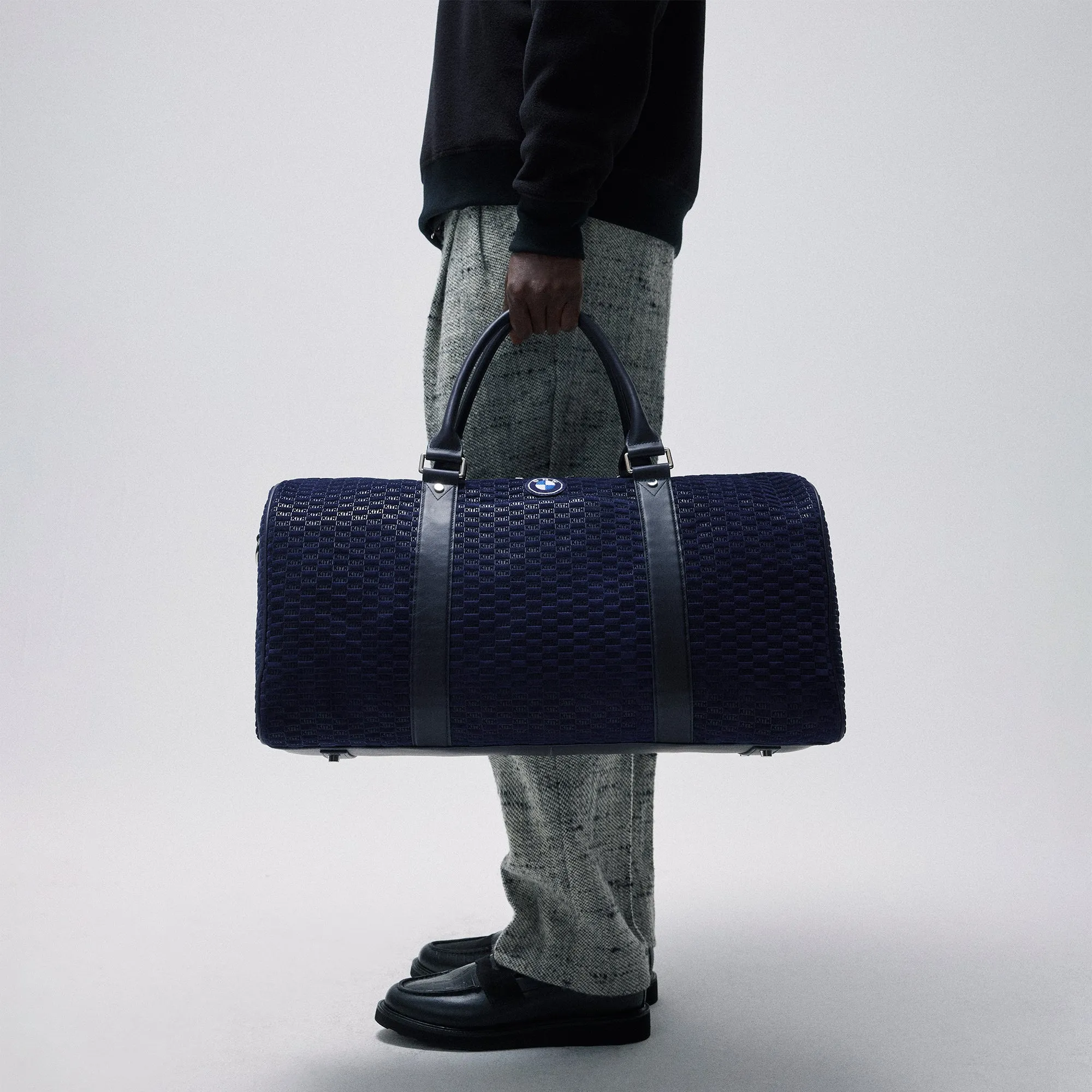 バッグ KITH  MONOGRAMSUEDE DUFFLE BAG VIOLET Kith for BMW Monogram Suede Duffle Bag - Techno Violet | Parallel