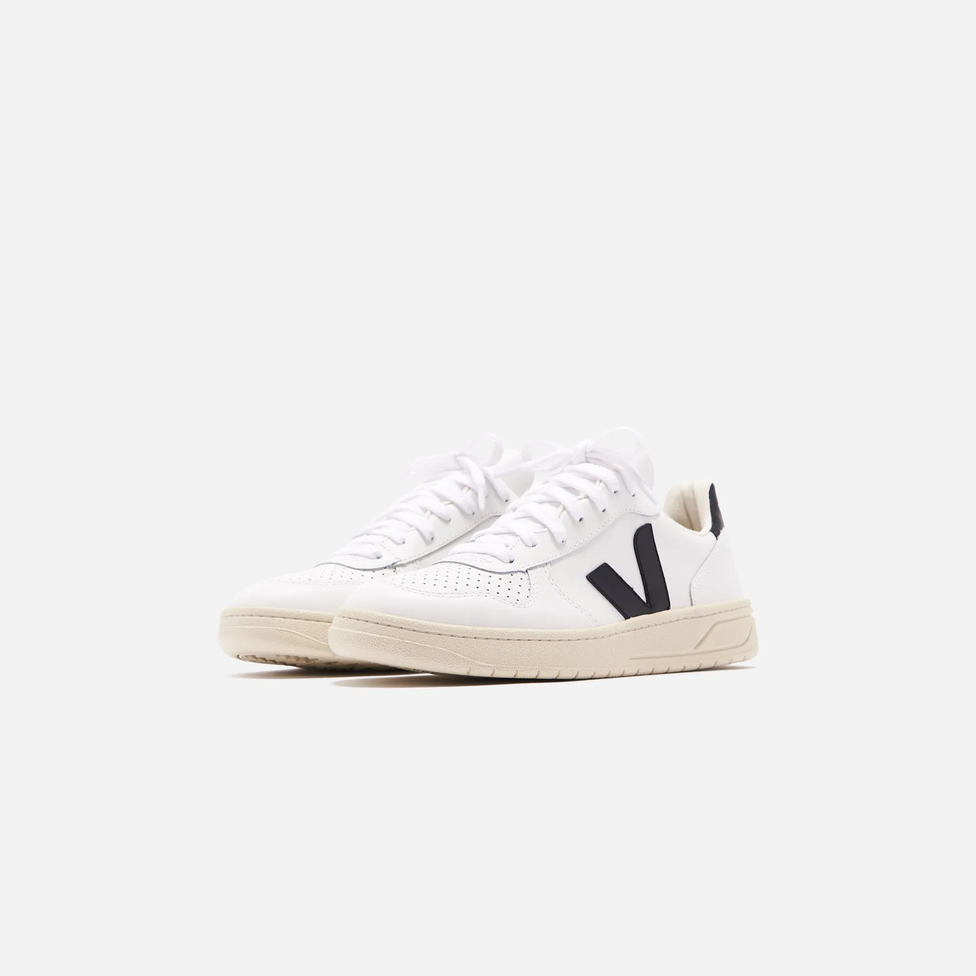 Veja WMNS V-10 - Extra White / Black sold by Kith product image thumbnail 3