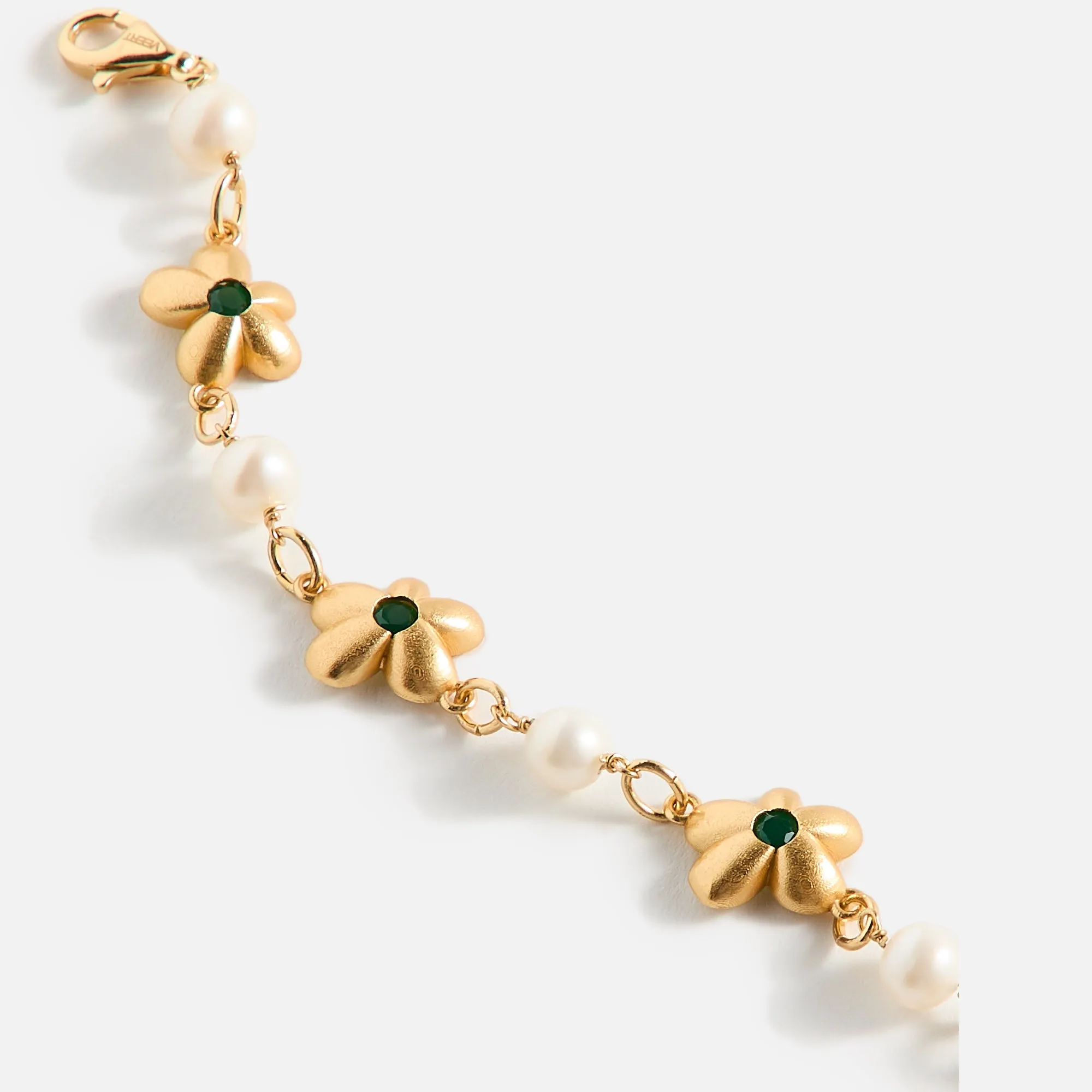 VEERT The Green Pearl Flower Bracelet - Yellow Gold sold by Kith product image thumbnail 2