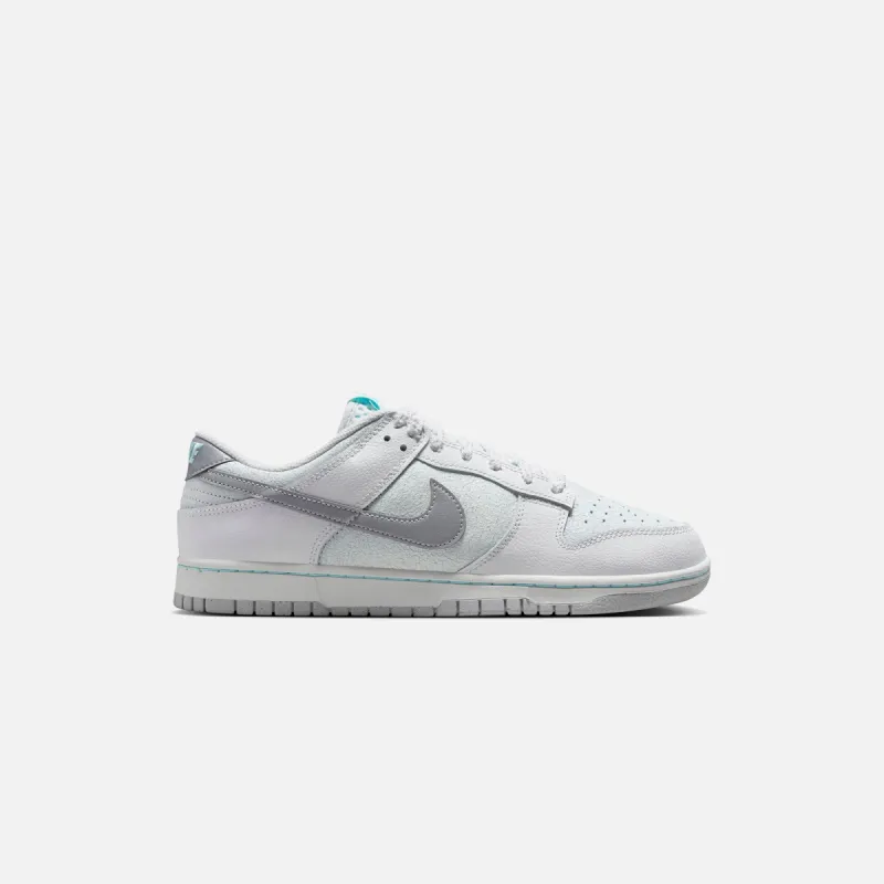 Nike Dunk Low Retro SE - Glacier Ice / Metallic Silver sold by Kith