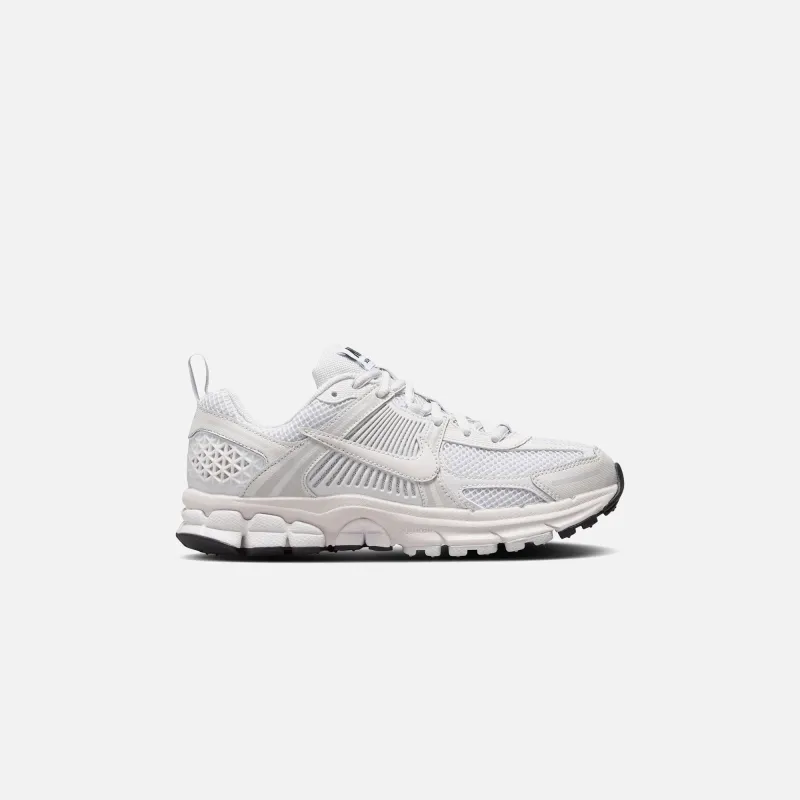Nike GS Zoom Vomero 5 - White / Vast Grey / Black / Sail sold by Kith
