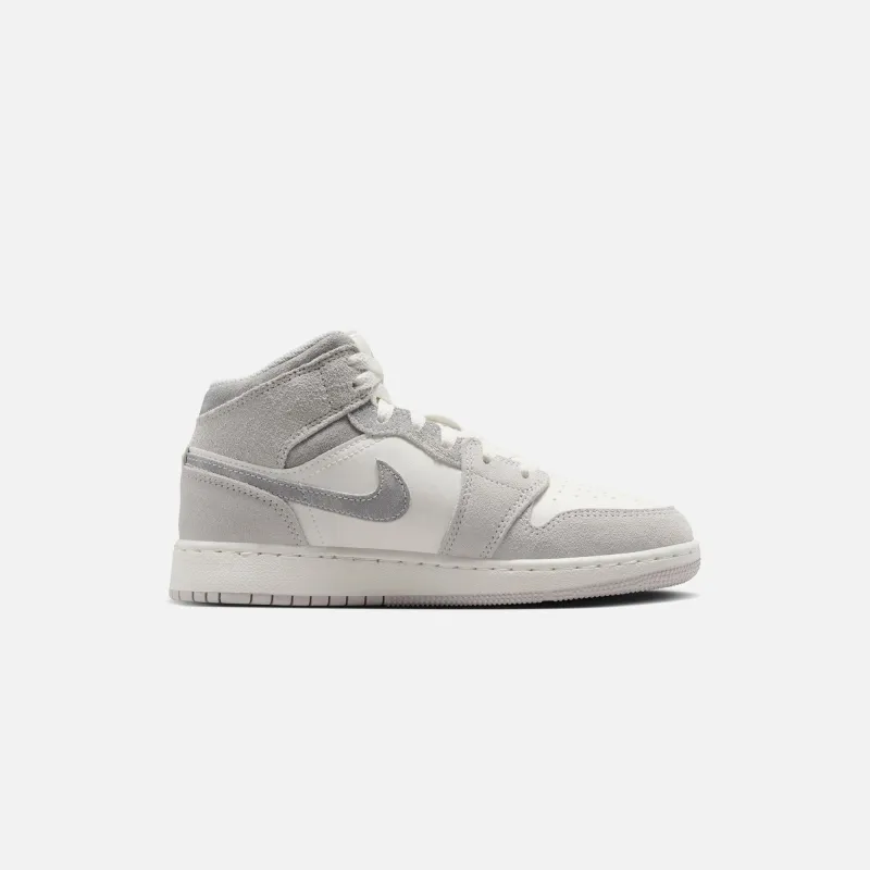 Jordan GS Air Jordan 1 Mid SE - White / Sail / Neutral Grey / Oxidized Green sold by Kith