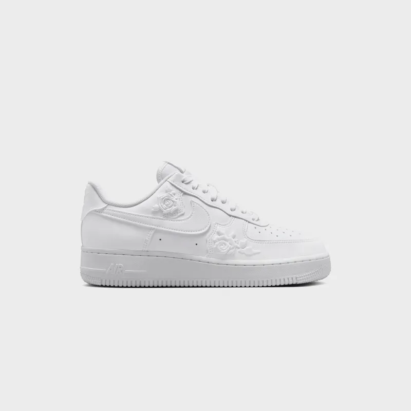 Nike WMNS Air Force 1 '07 SE - White / White / White / Black sold by Kith
