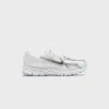 Nike WMNS Zoom Vomero 5 - Metallic White / Metallic Silver / Summit White sold by Kith