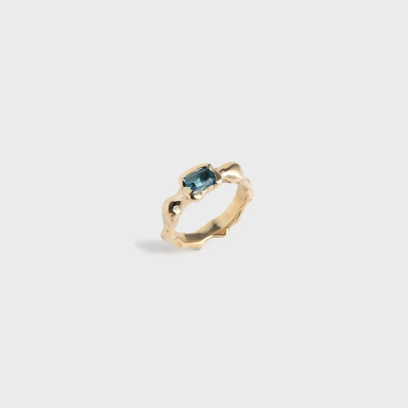 Faris Prima Ring I - Gold sold by Kith