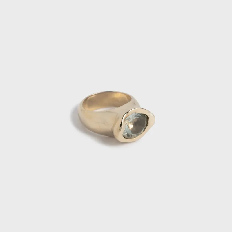 Faris Grand Ring - Gold sold by Kith