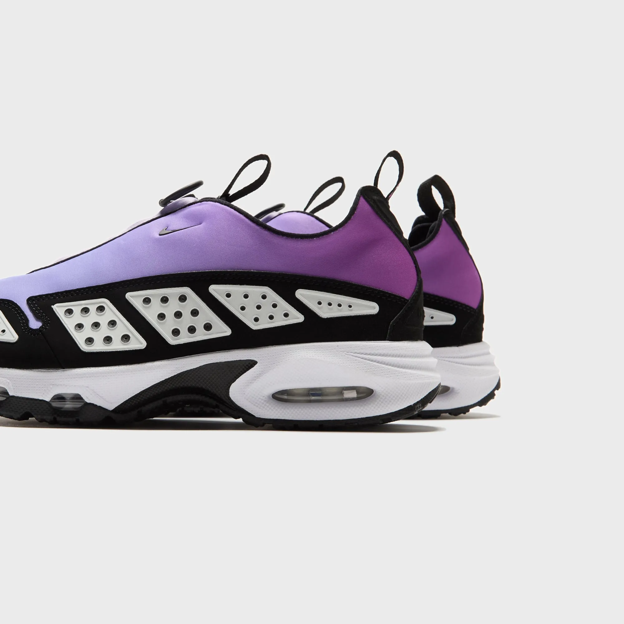 Nike WMNS Air Max SNDR - Hyper Violet / Black / White / Hydrangeas sold by Kith product image thumbnail 3