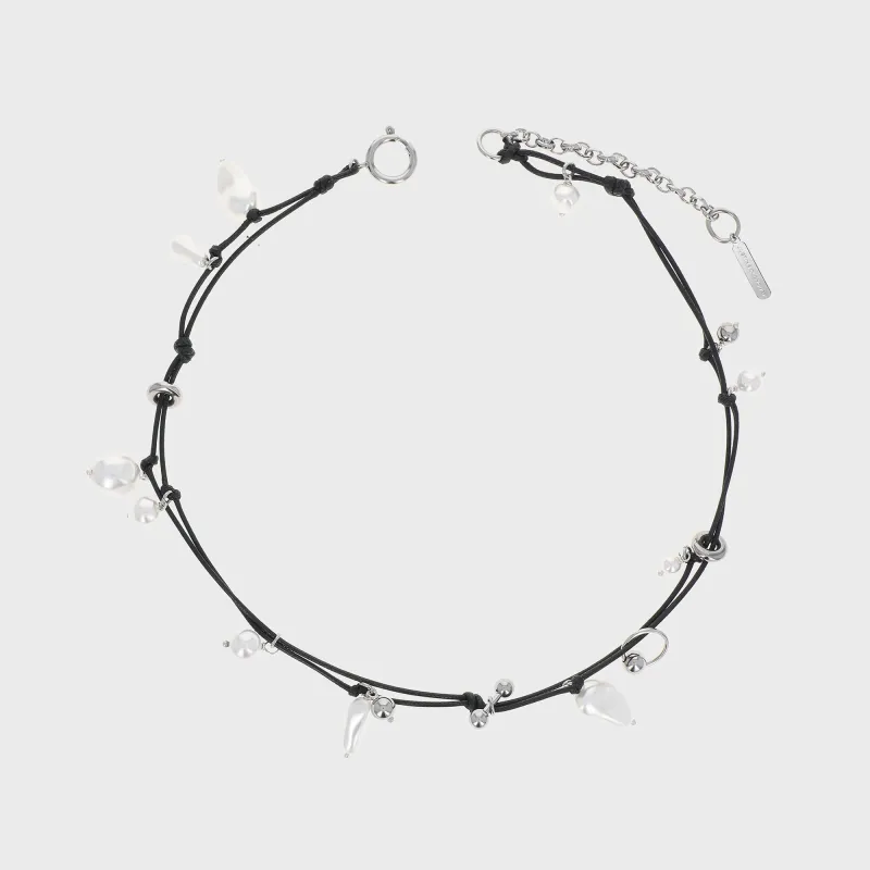 Justine Clenquet Stella Necklace - Black made by Kith