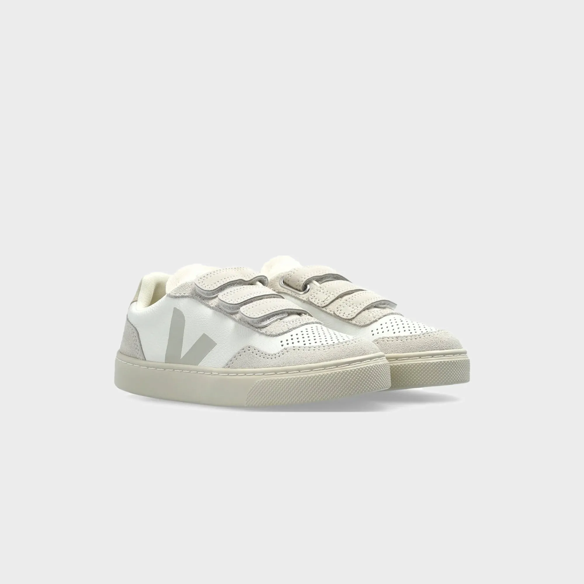 Veja Junior Small V-90 - Extra-White / Natural sold by Kith product image thumbnail 2