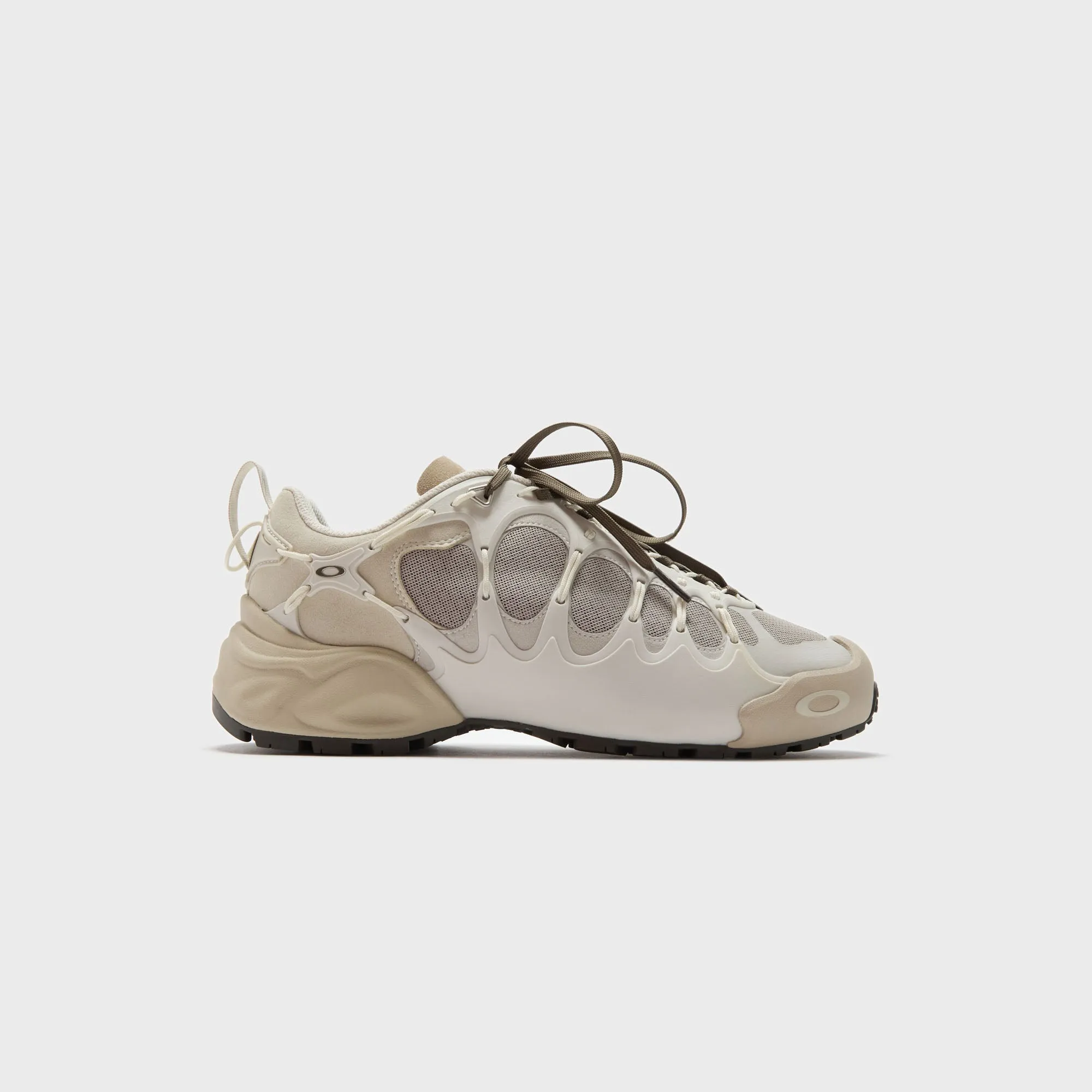 Oakley Factory Team Ibex Sneaker - Cream / Oyster sold by Kith