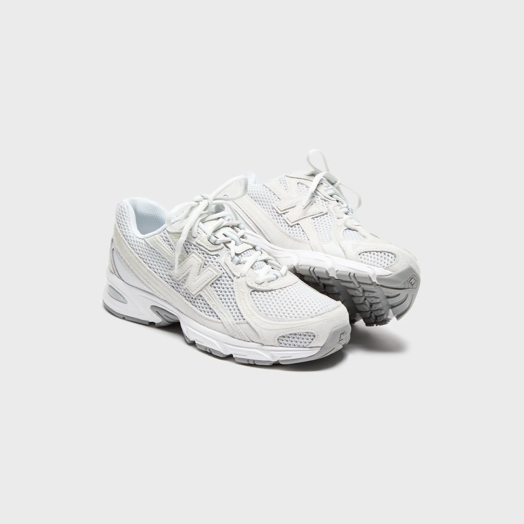 New Balance WMNS 740 - Grey / Reflection / Slate Grey sold by Kith product image thumbnail 4
