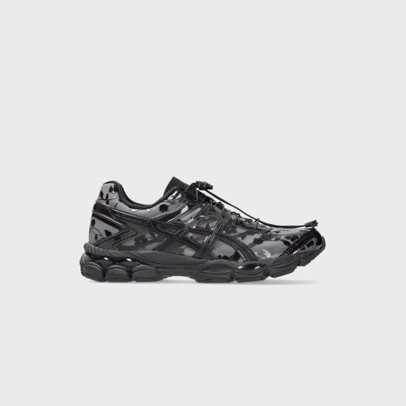 ASICS x Cecilie Bahnsen Gel-Cumulus 16 - Black / Black sold by Kith