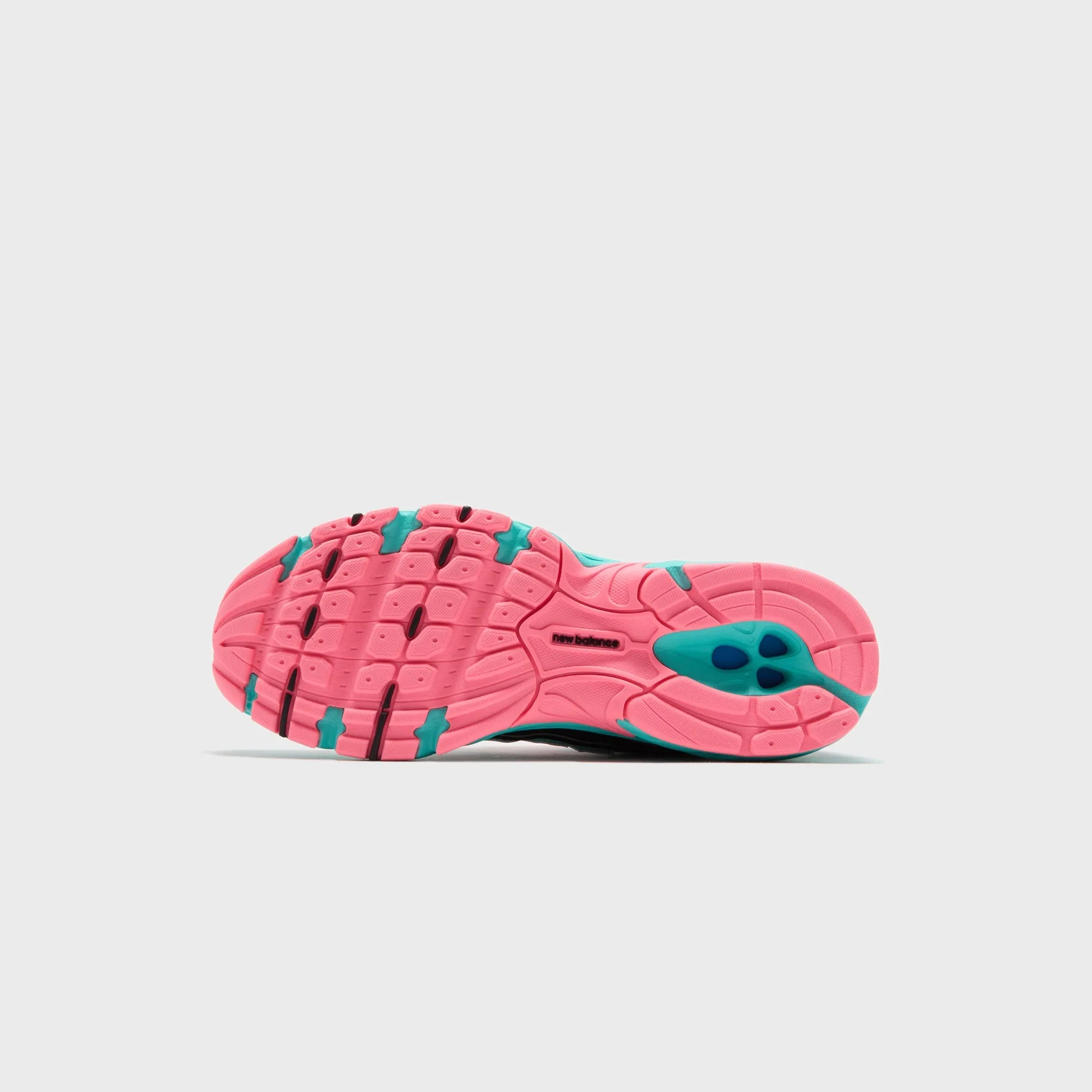 New Balance 740 - Cyber Jade / Black / Pink sold by Kith product image thumbnail 5