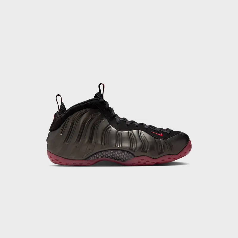 Nike Air Foamposite One - Black / Varsity Red sold by Kith