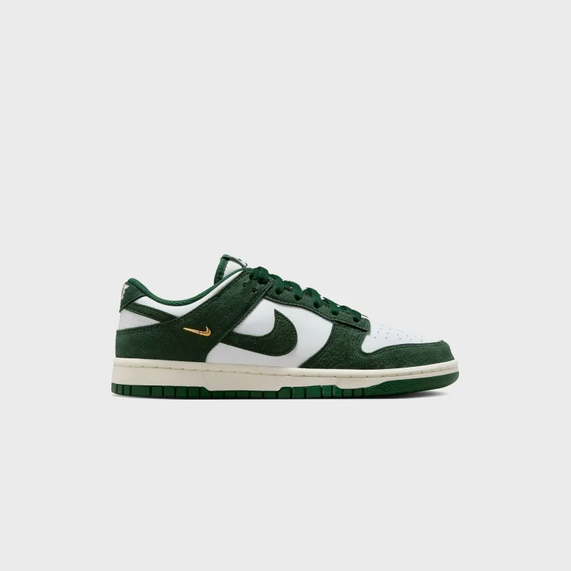Nike WMNS Dunk Low - Summit White / Gorge Green / Sail sold by Kith