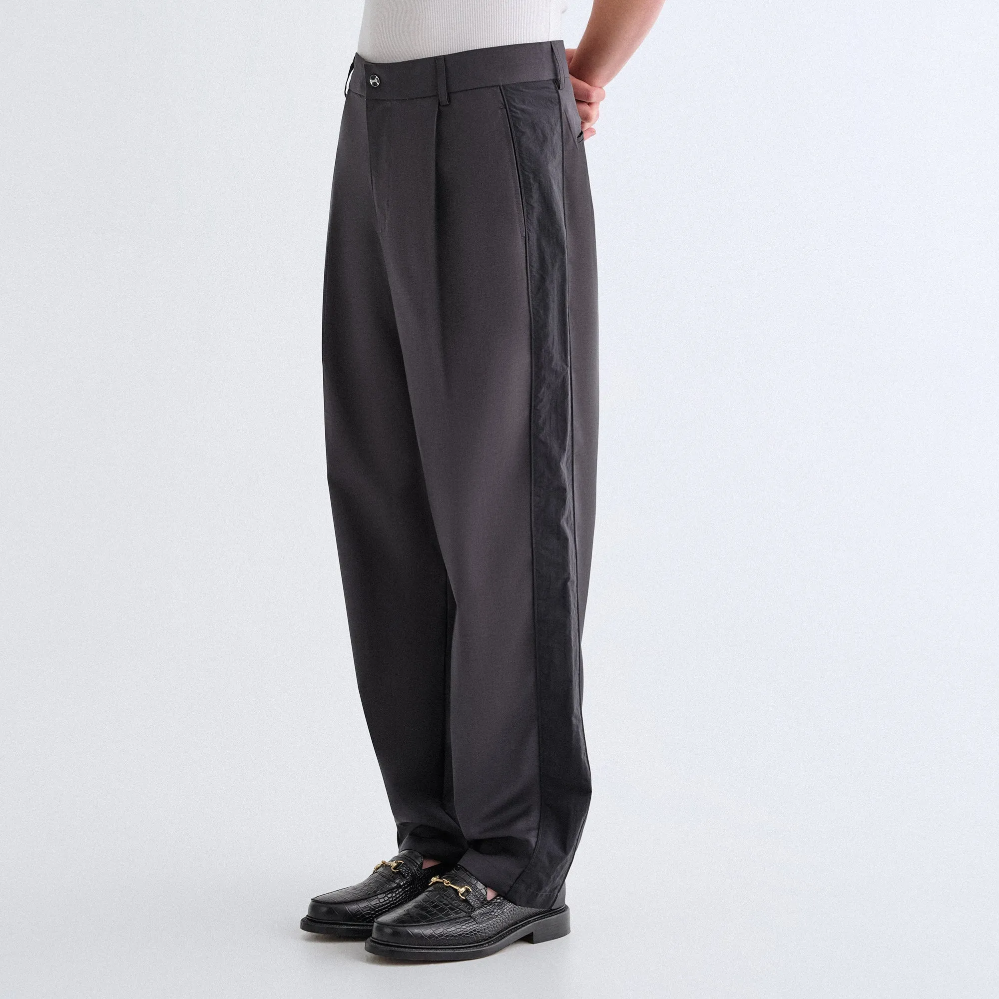 &Kin Tropical Wool Callum Trouser - Carbon sold by Kith product image thumbnail 3